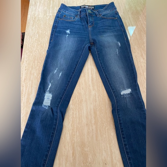 Light and dark blue jeans - Picture 5 of 5